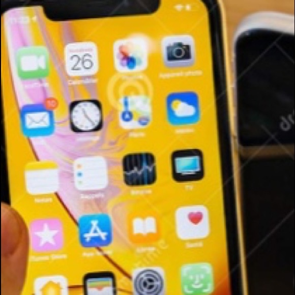 iPhone XR yellow - Picture 2 of 3
